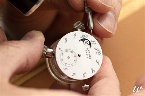 une véritable manufacture horlogère intégrée .